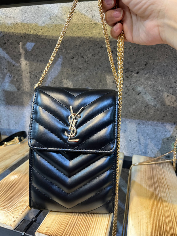 پاسپورتی YSL با زنجیر طلایی (ابعاد۱۲*۱۸)