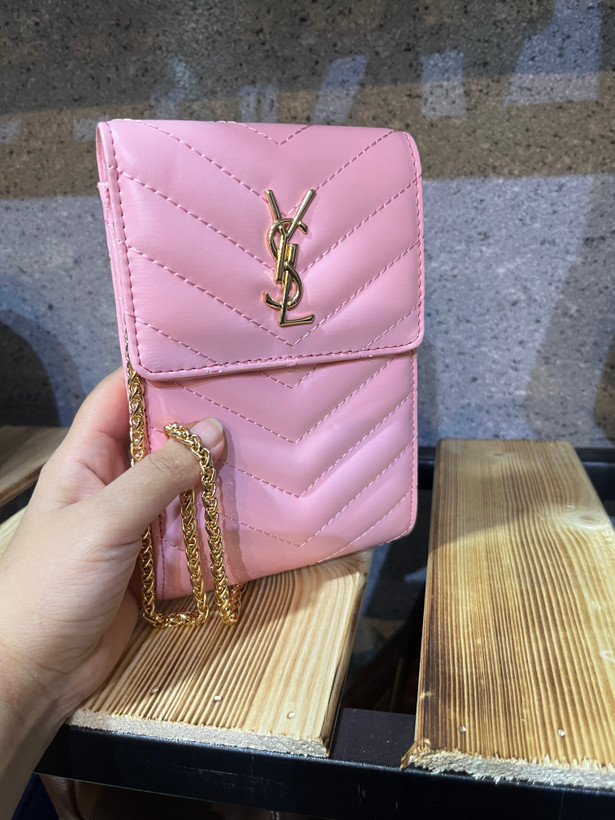 پاسپورتی YSL با زنجیر طلایی (ابعاد۱۲*۱۸)
